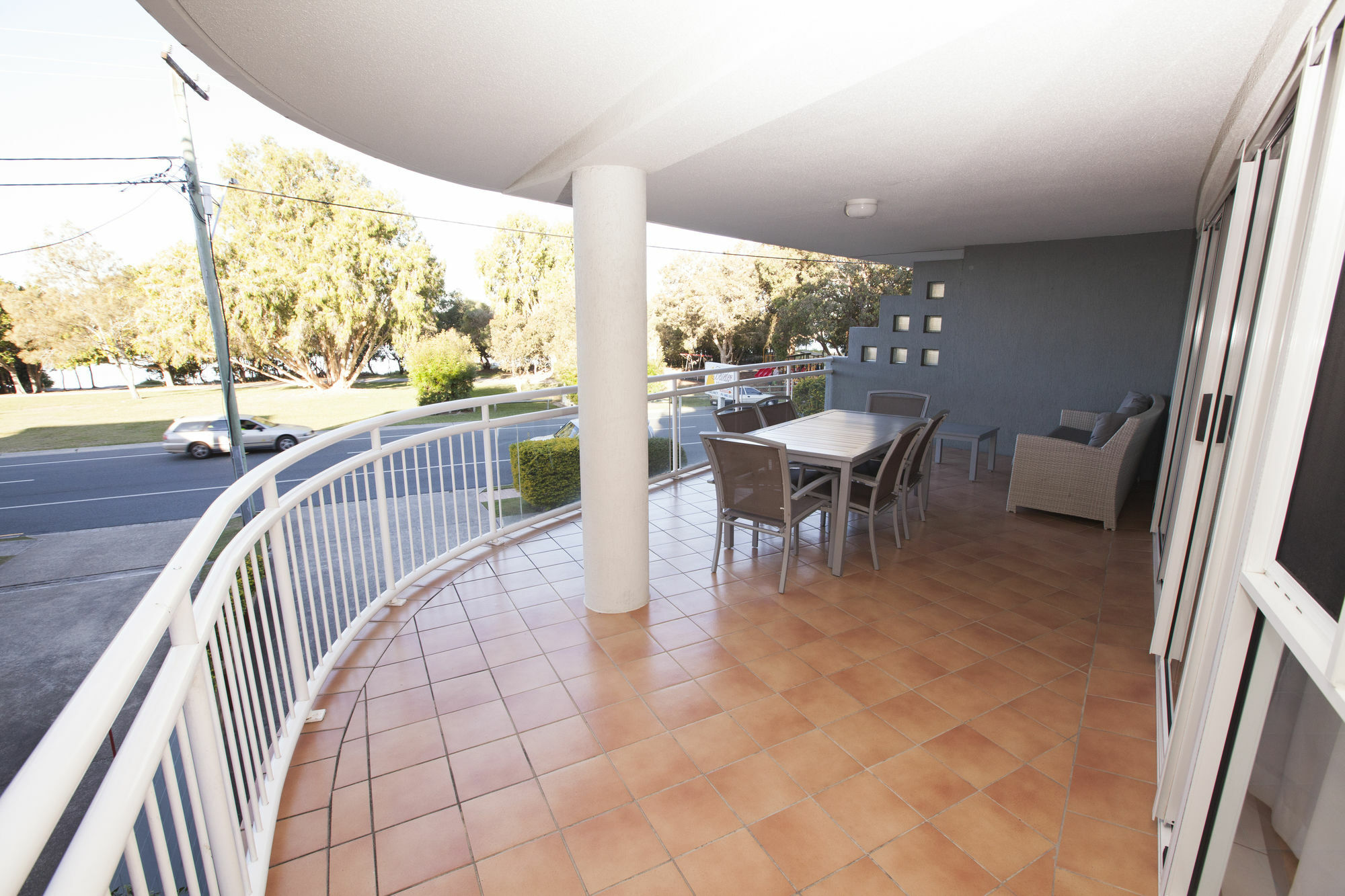 קלונדרה Belvedere Apartments מראה חיצוני תמונה