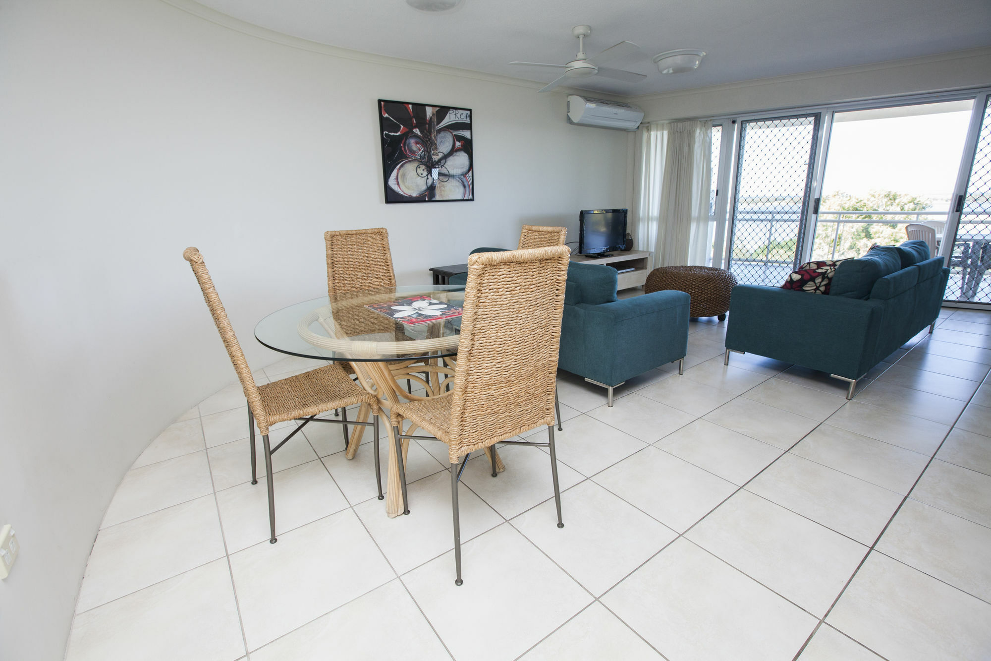 קלונדרה Belvedere Apartments מראה חיצוני תמונה